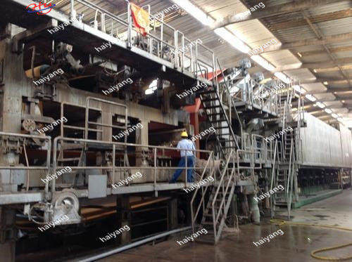Machine ondulée de fabrication de papier machine de papier 4400mm 200ton de double couche