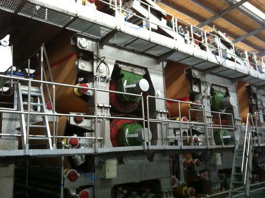 pâte de bois enorme de machines de moulin à papier de 3600mm Papier d'emballage 550m/minute