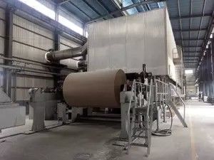 Machine de fabrication de papier ondulé de pâte de bois de machines de fabrication de papier d'emballage de recyclage