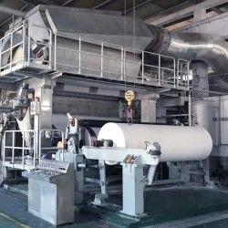 3500 millimètres de papier hygiénique faisant à machine la production 300m/minute de petit pain enorme
